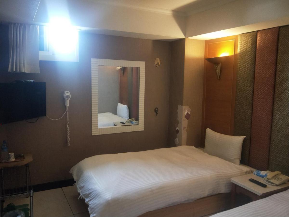 Hotel Fouquet Kota Hualien Bagian luar foto